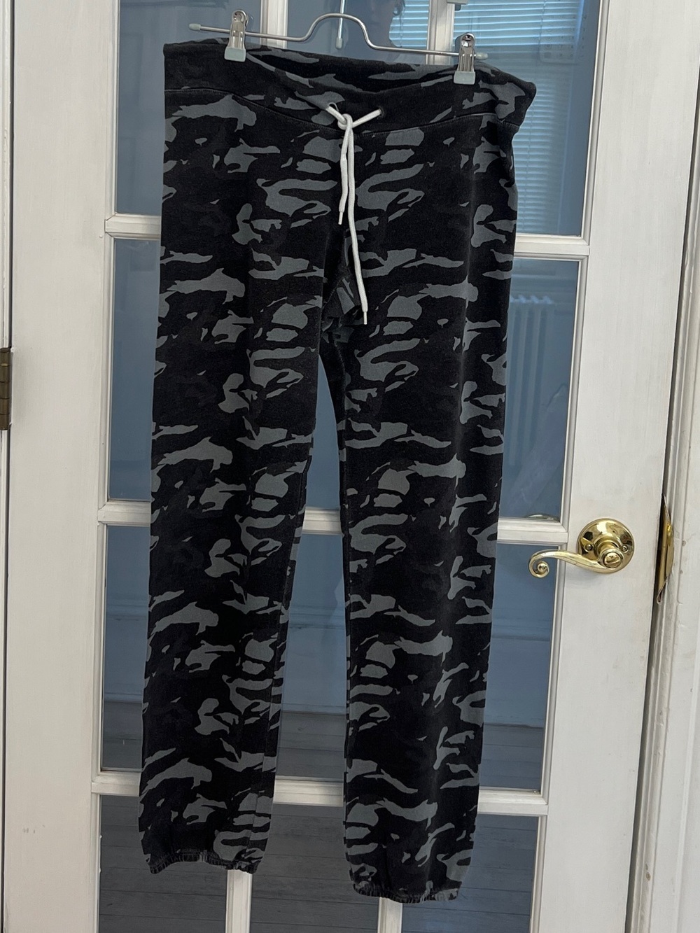 MONROW Women's Gray & Black Camo Print Drawstring Sweatpants Size M
